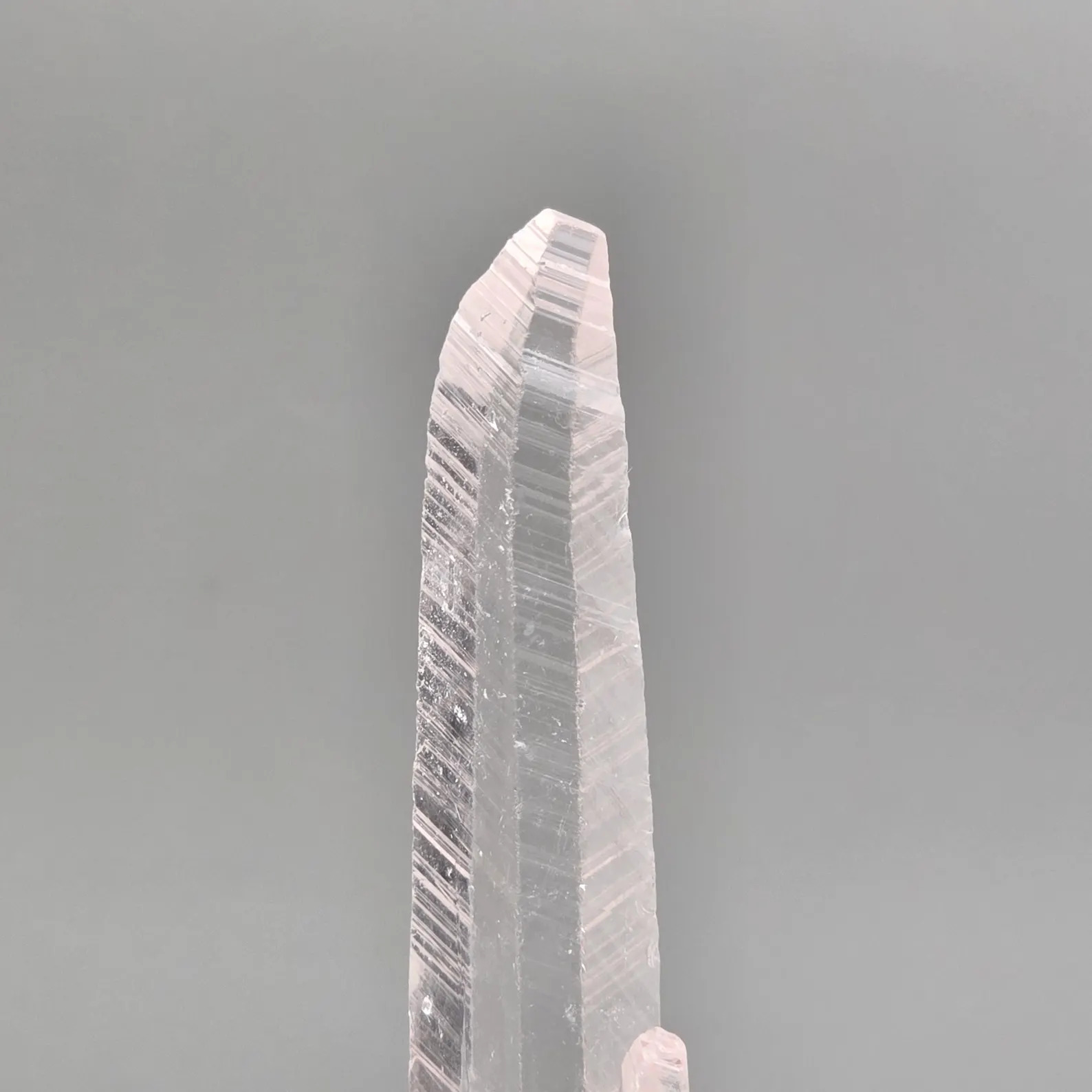 Nifontovite – Exceptional Gem-Clear Elongated Prismatic Crystal