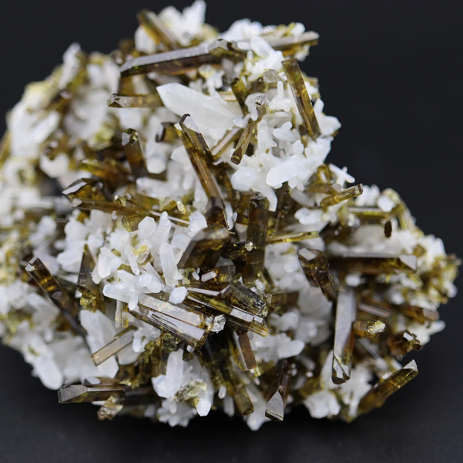 Gem Epidote with Quartz – Lustrous Olive-Green Epidote Crystal Spray on Quartz Plate